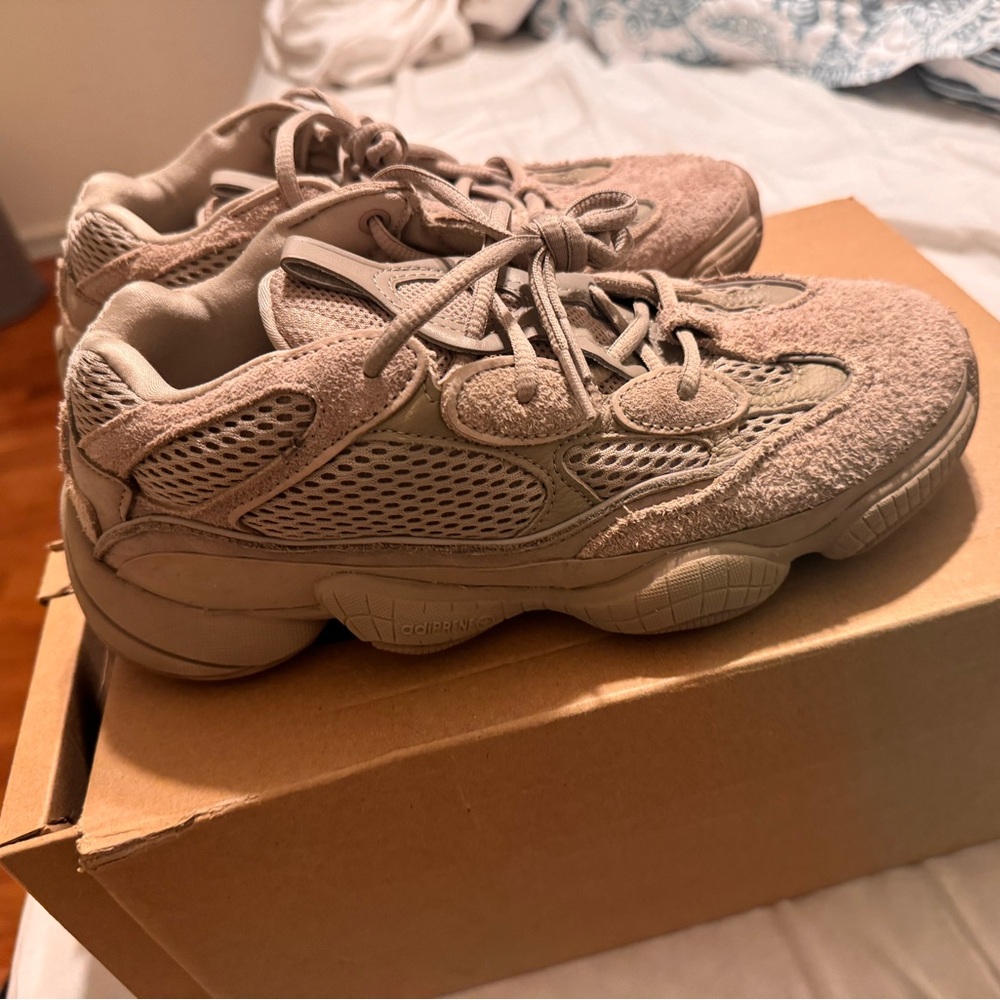 Yeezy 500 Taupe Light authentic size 7